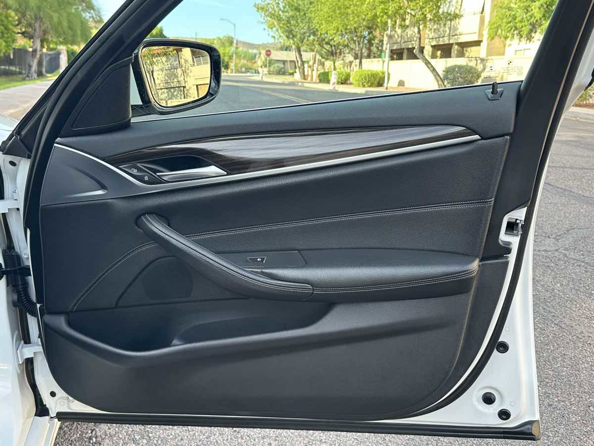 Used 2018 BMW 540i xDrive 540i xDrive image 39