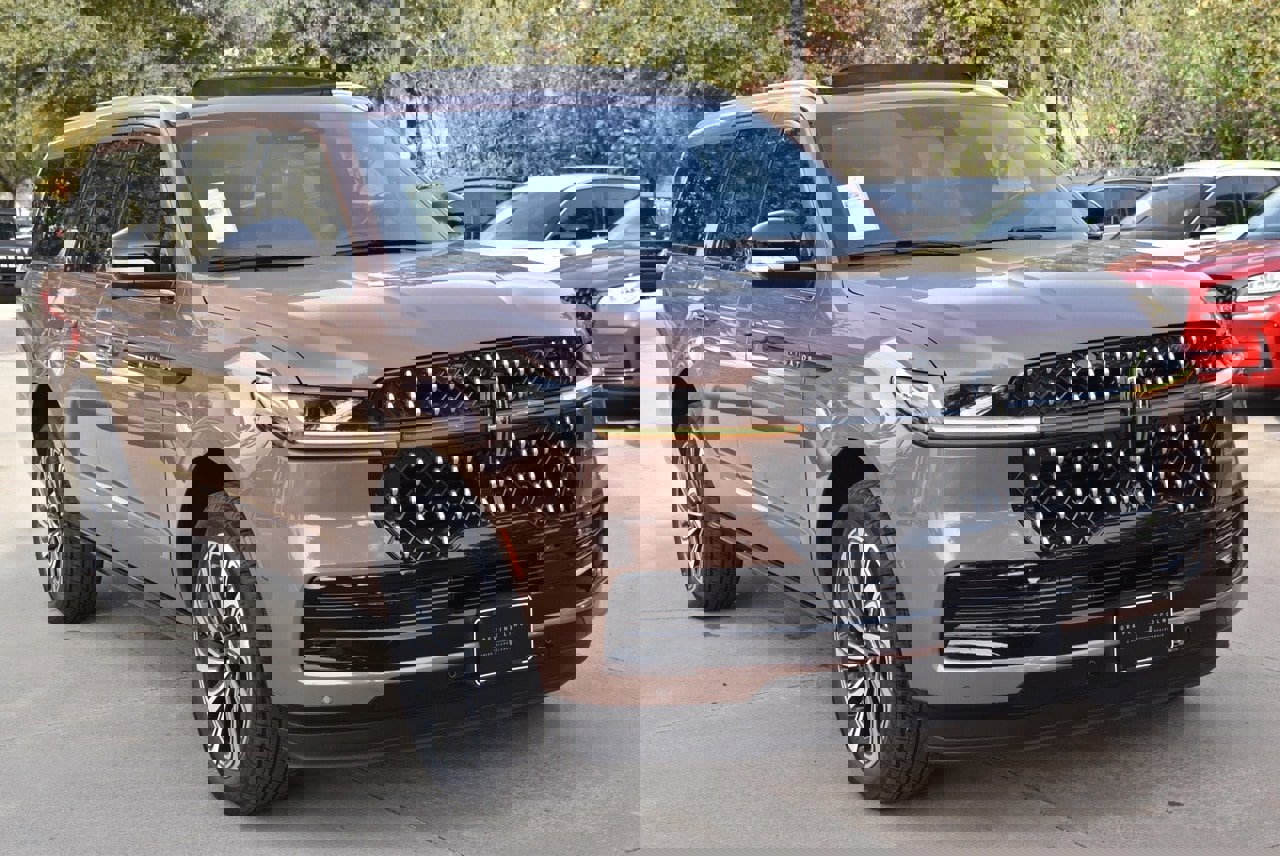 New 2025 Lincoln Navigator L Black Label image 3