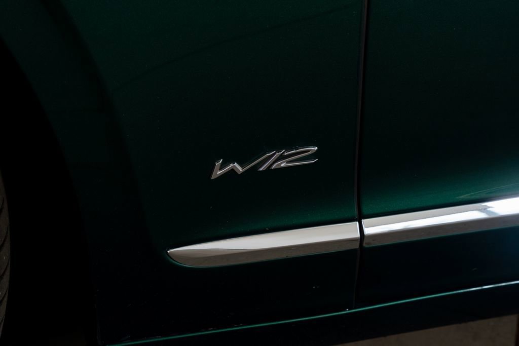 Used 2020 Bentley Flying Spur W12 image 22