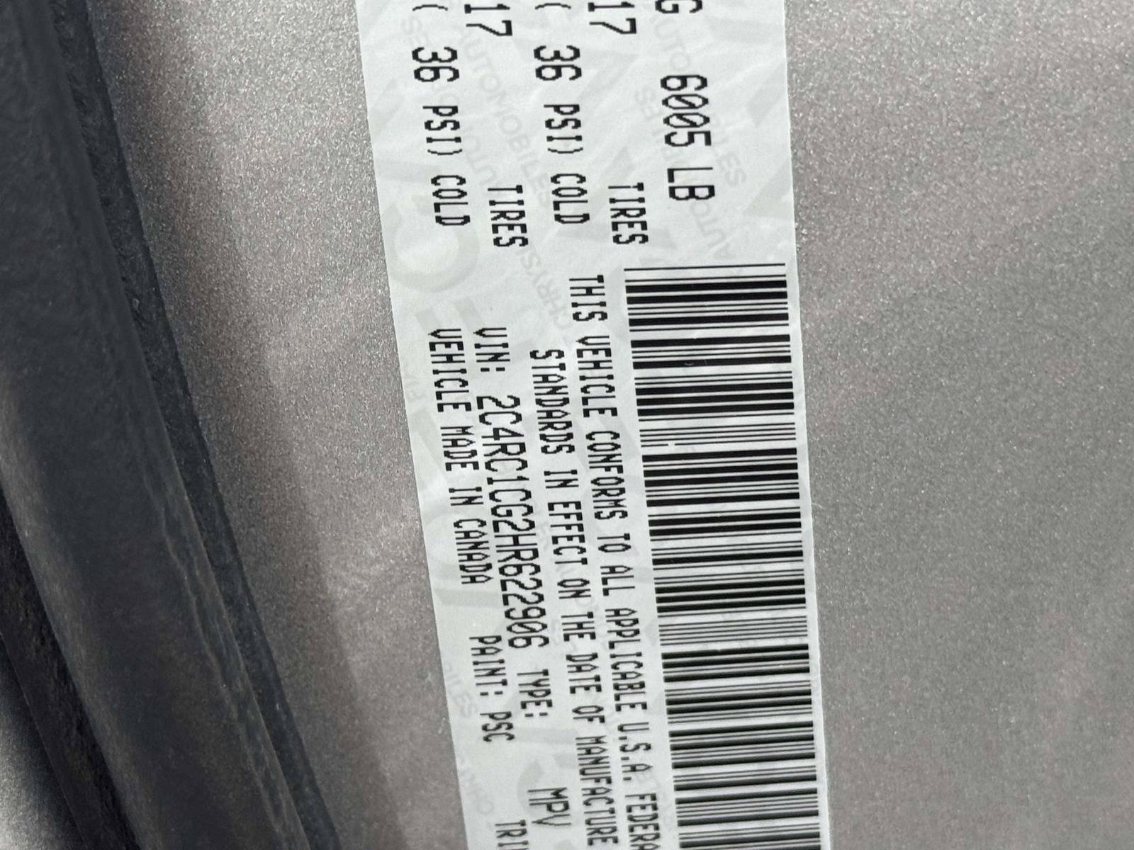 Used 2017 Chrysler Pacifica LX FWD image 30