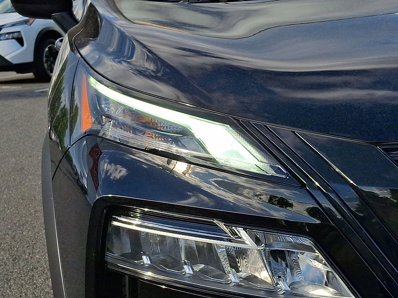 Certified 2023 Nissan Rogue SV w/ SV Premium B Package AWD/4WD image 9