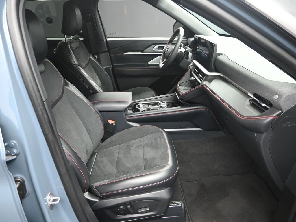 Used 2025 Ford Explorer ST w/ Sun And Sound Package image 42