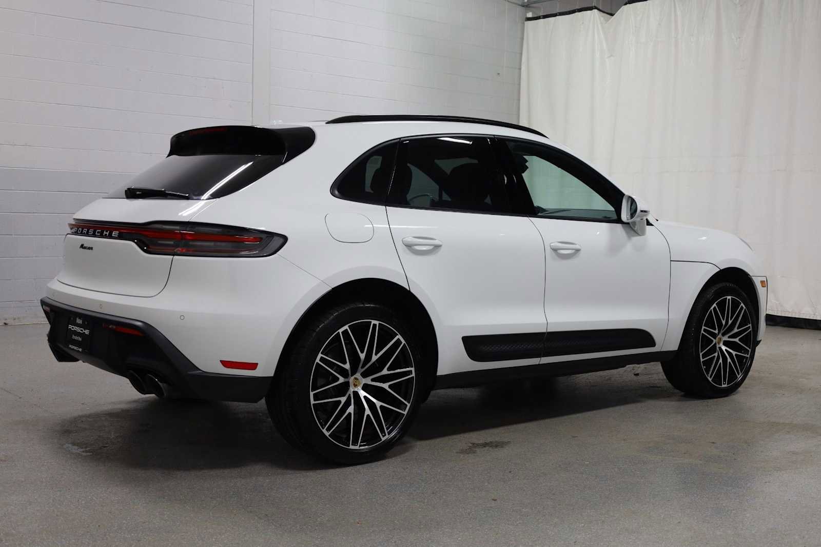 Certified 2026 Porsche Macan image 9