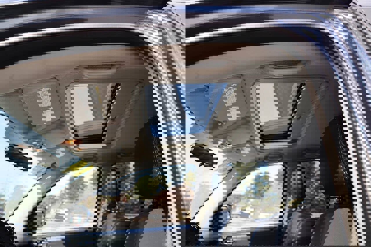 Used 2014 Jeep Compass Latitude w/ Sun/Sound Group image 18