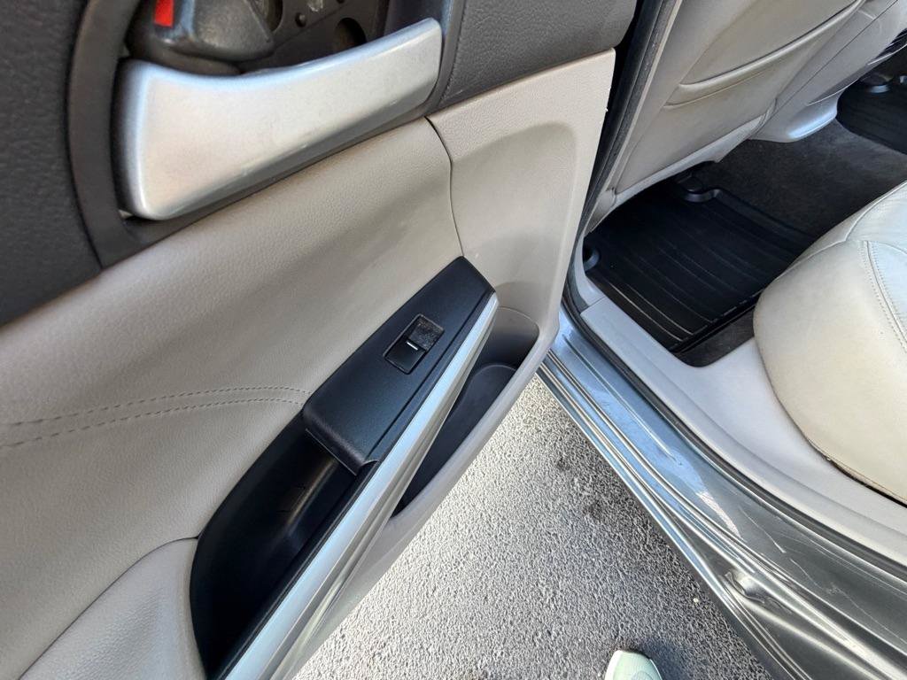 Used 2010 Honda Accord EX-L image 11