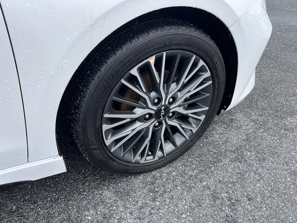 Used 2023 Kia Forte GT-Line w/ GT-Line Technology Package FWD image 8