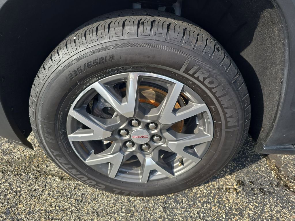 Used 2023 GMC Acadia SLE w/ Driver Convenience Package image 11