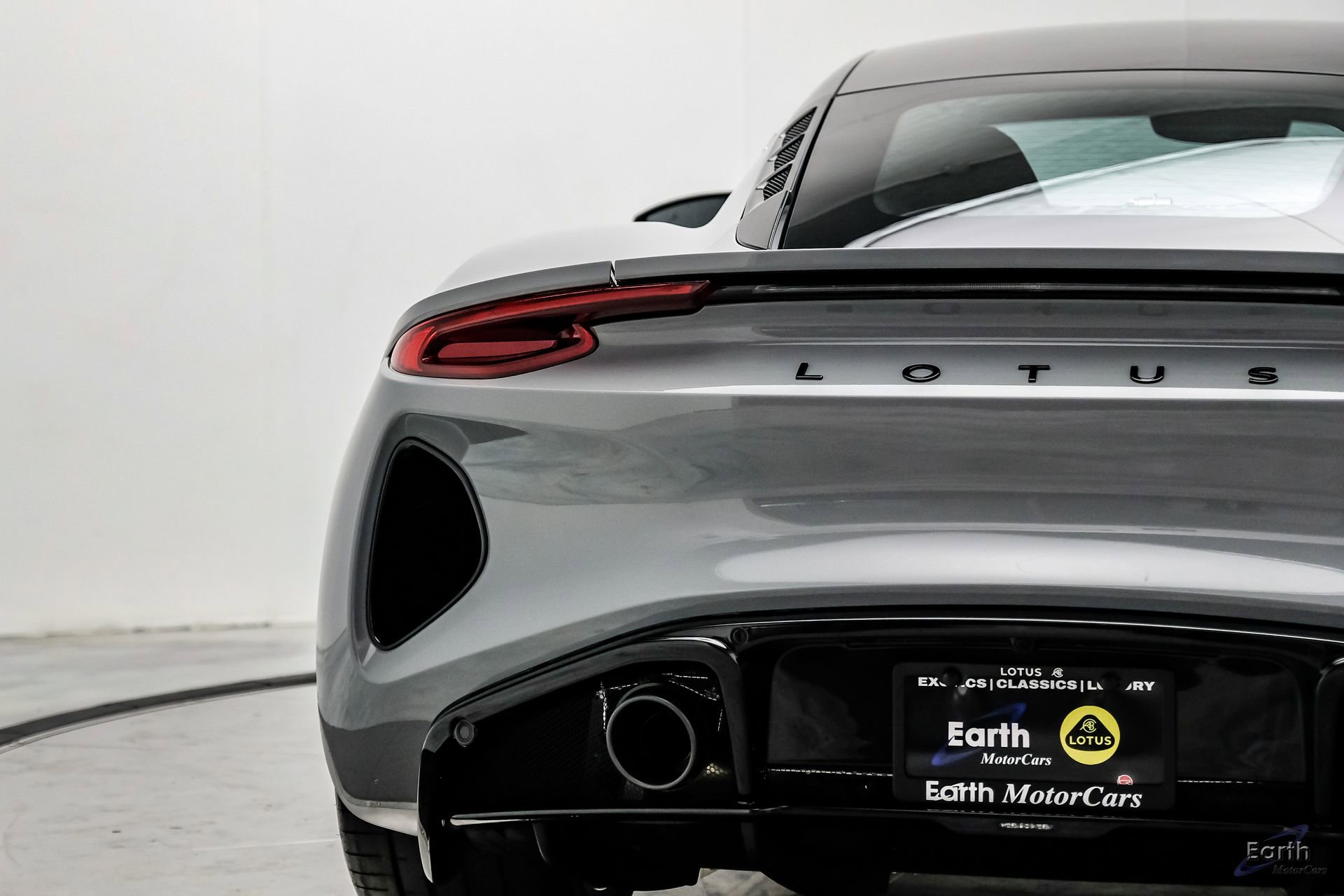 New 2026 Lotus Emira V6 SE RWD image 17