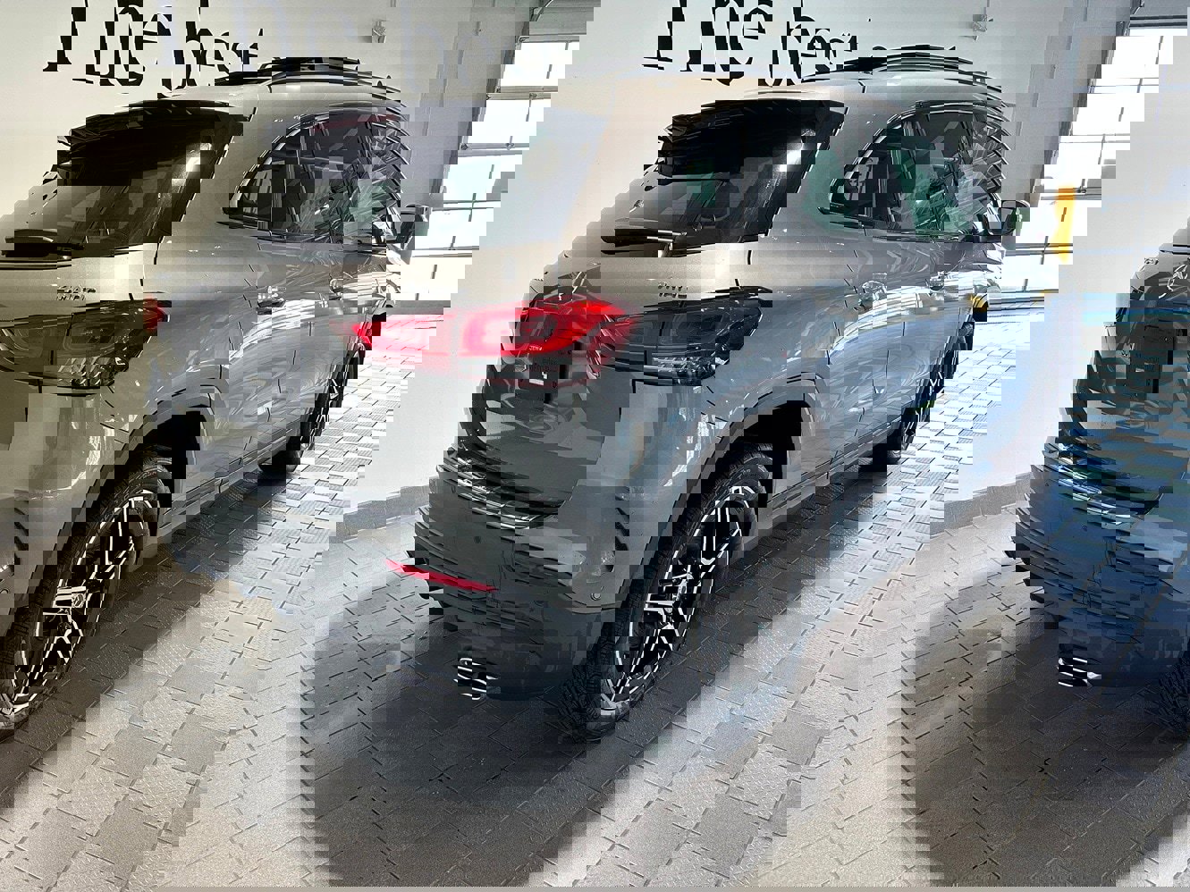 Used 2022 Mercedes-Benz GLA 250 4MATIC image 4