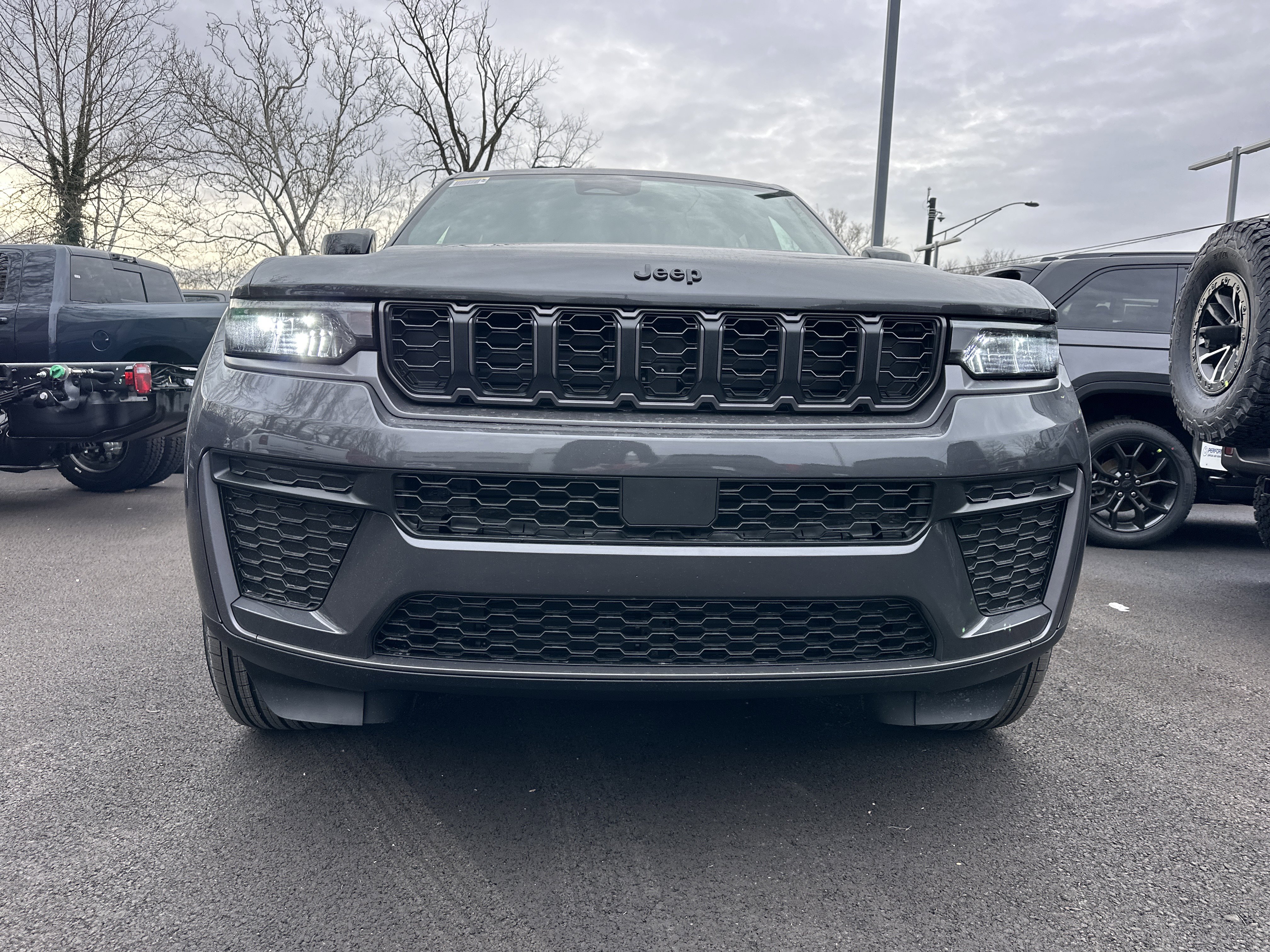 New 2026 Jeep Grand Cherokee Altitude image 21