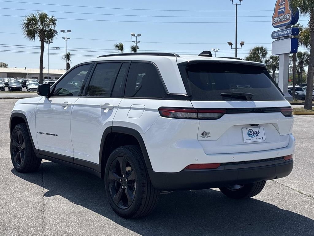 New 2026 Jeep Grand Cherokee Limited RWD image 3