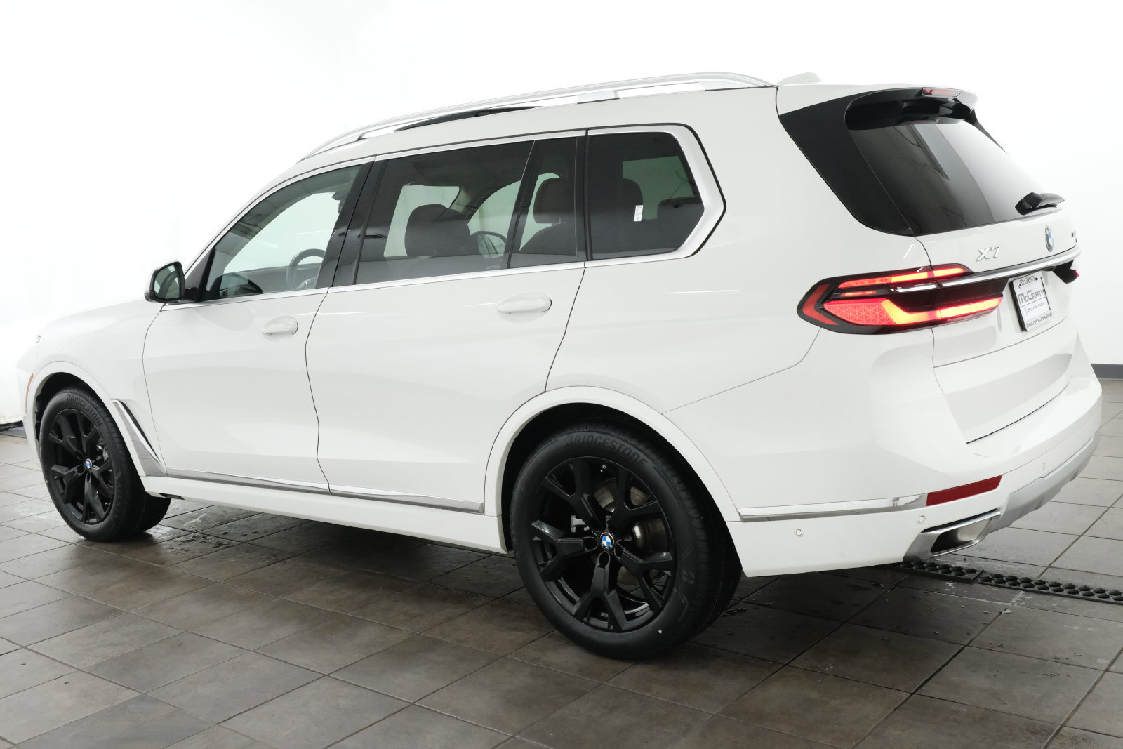 Used 2024 BMW X7 xDrive40i w/ Executive Package AWD/4WD image 3