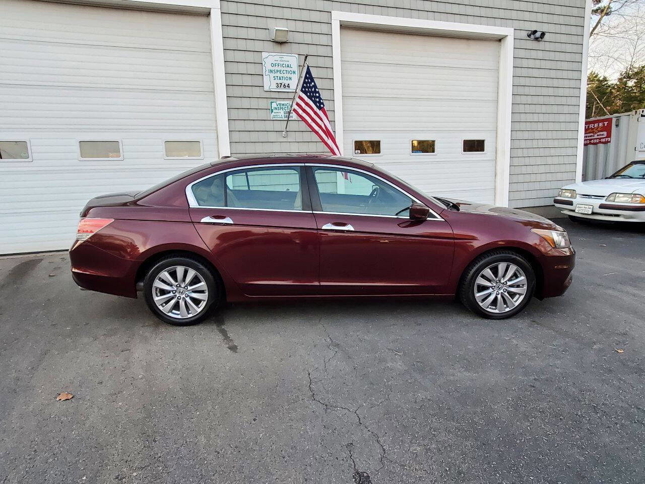 Used 2011 Honda Accord EX-L image 8
