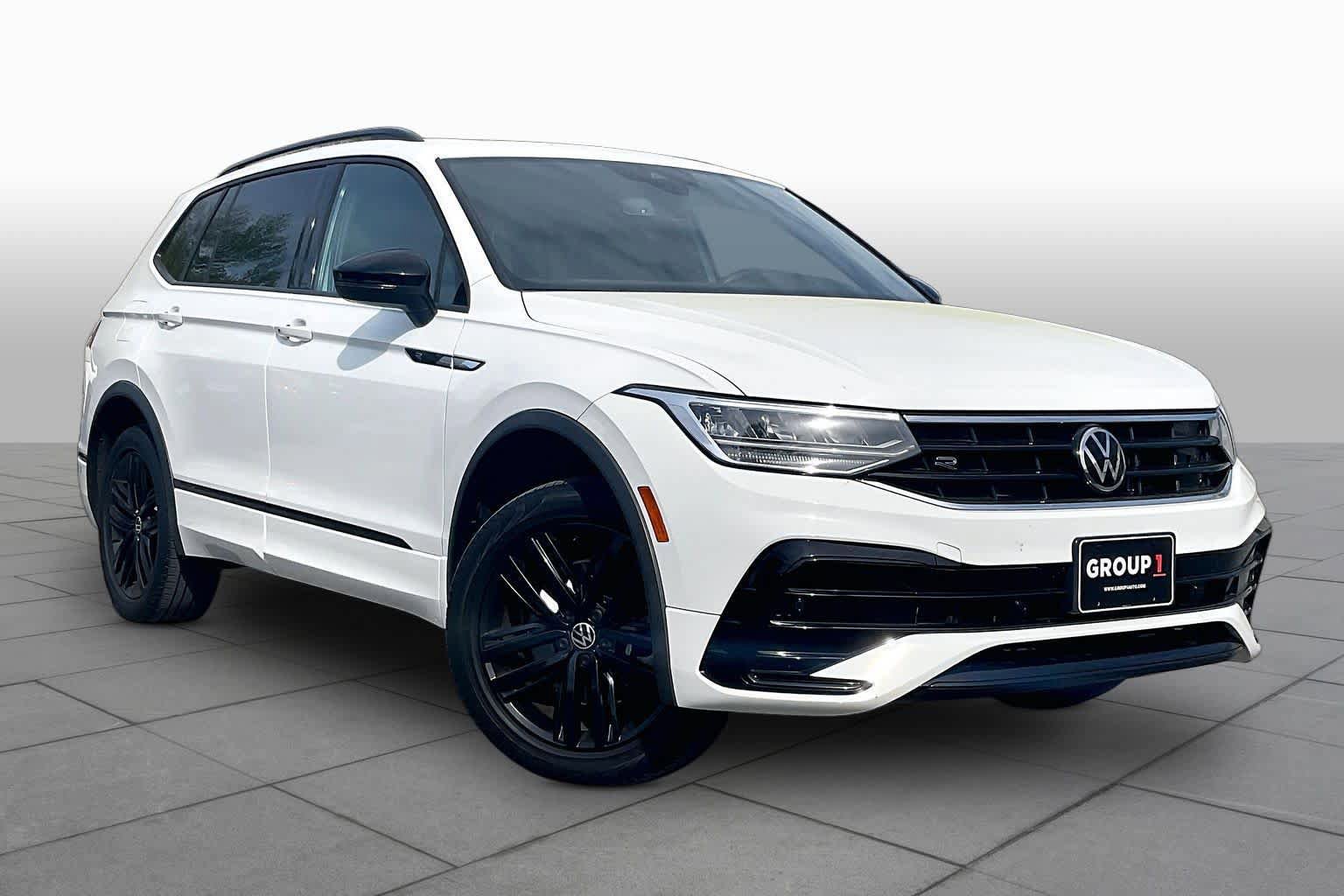 Used 2022 Volkswagen Tiguan SE R-Line AWD/4WD image 2