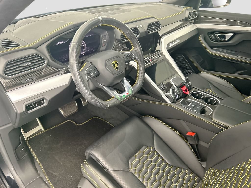 Used 2021 Lamborghini Urus AWD/4WD image 9