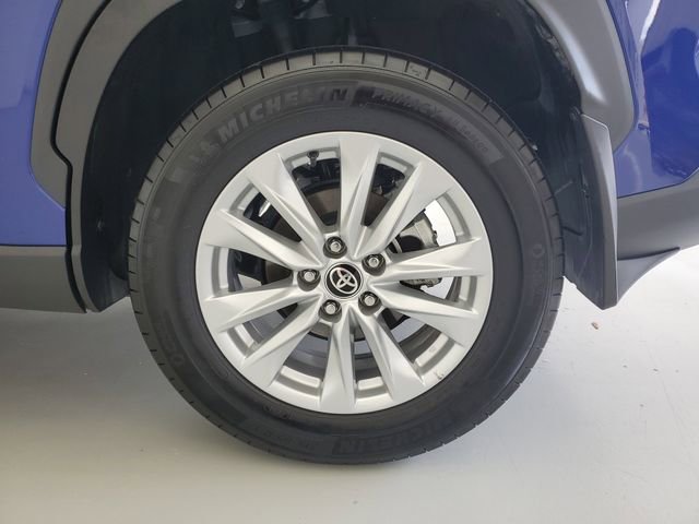 Used 2024 Toyota Corolla Cross LE FWD image 12