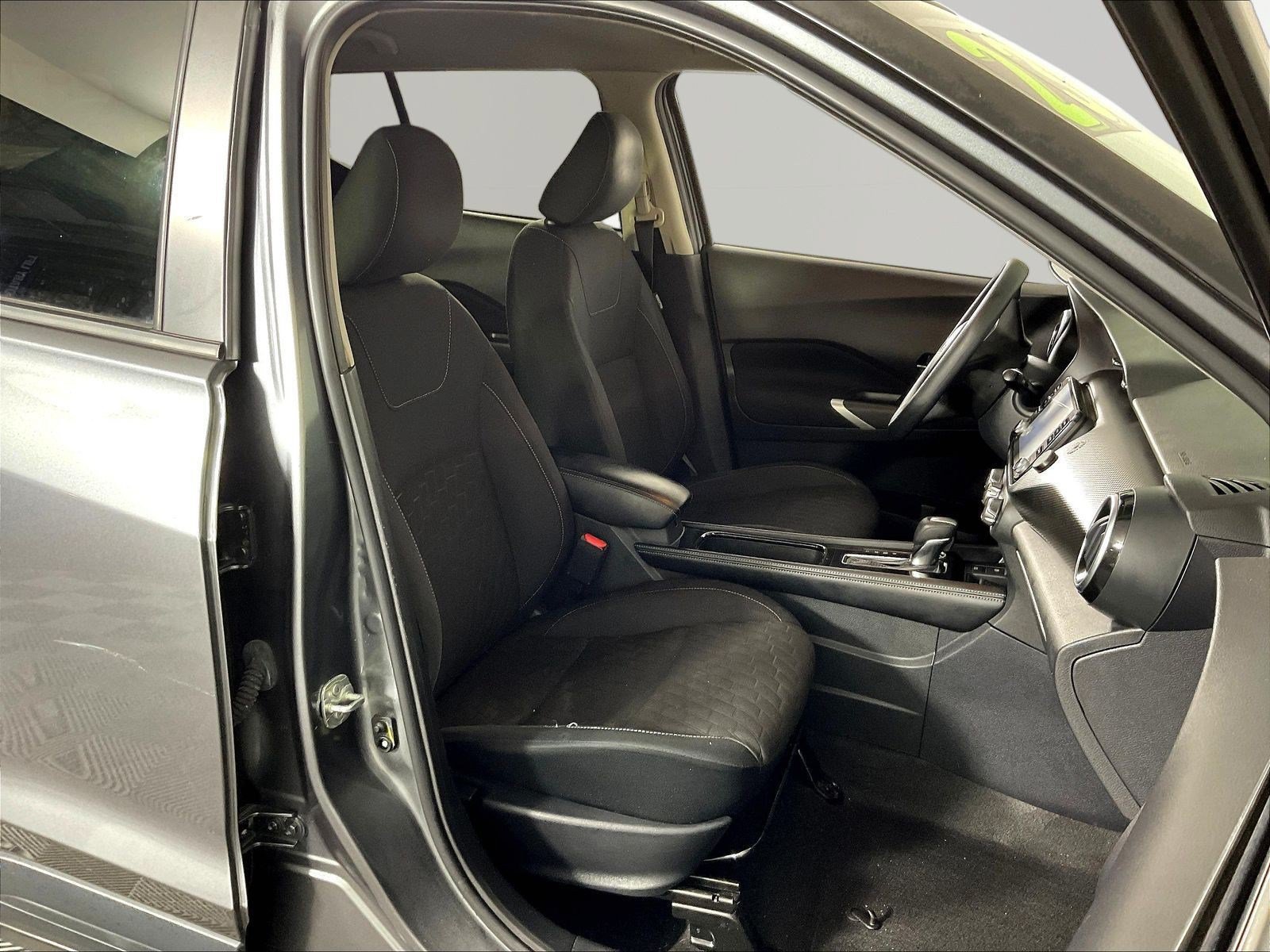Used 2023 Nissan Kicks SV FWD image 28