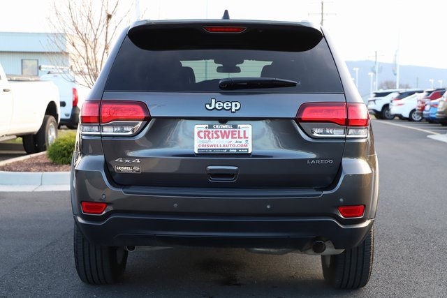 Used 2021 Jeep Grand Cherokee Laredo image 4