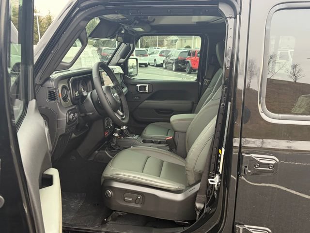 New 2026 Jeep Gladiator Mojave w/ Safety Group AWD/4WD image 15