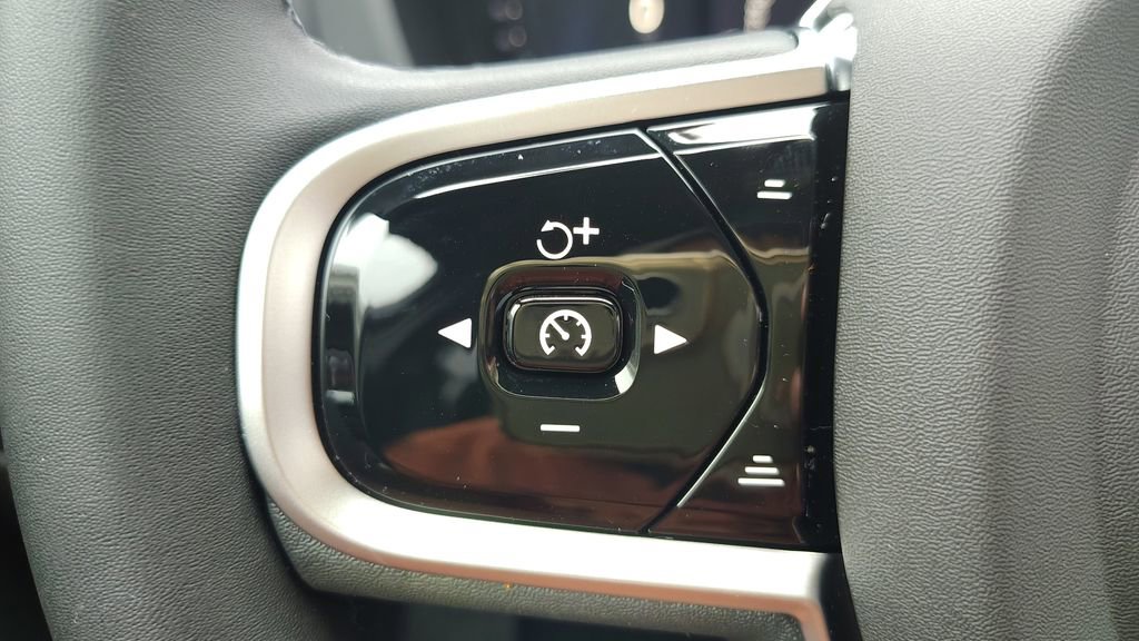 New 2026 Volvo XC60 B5 Plus w/ Climate Package image 14