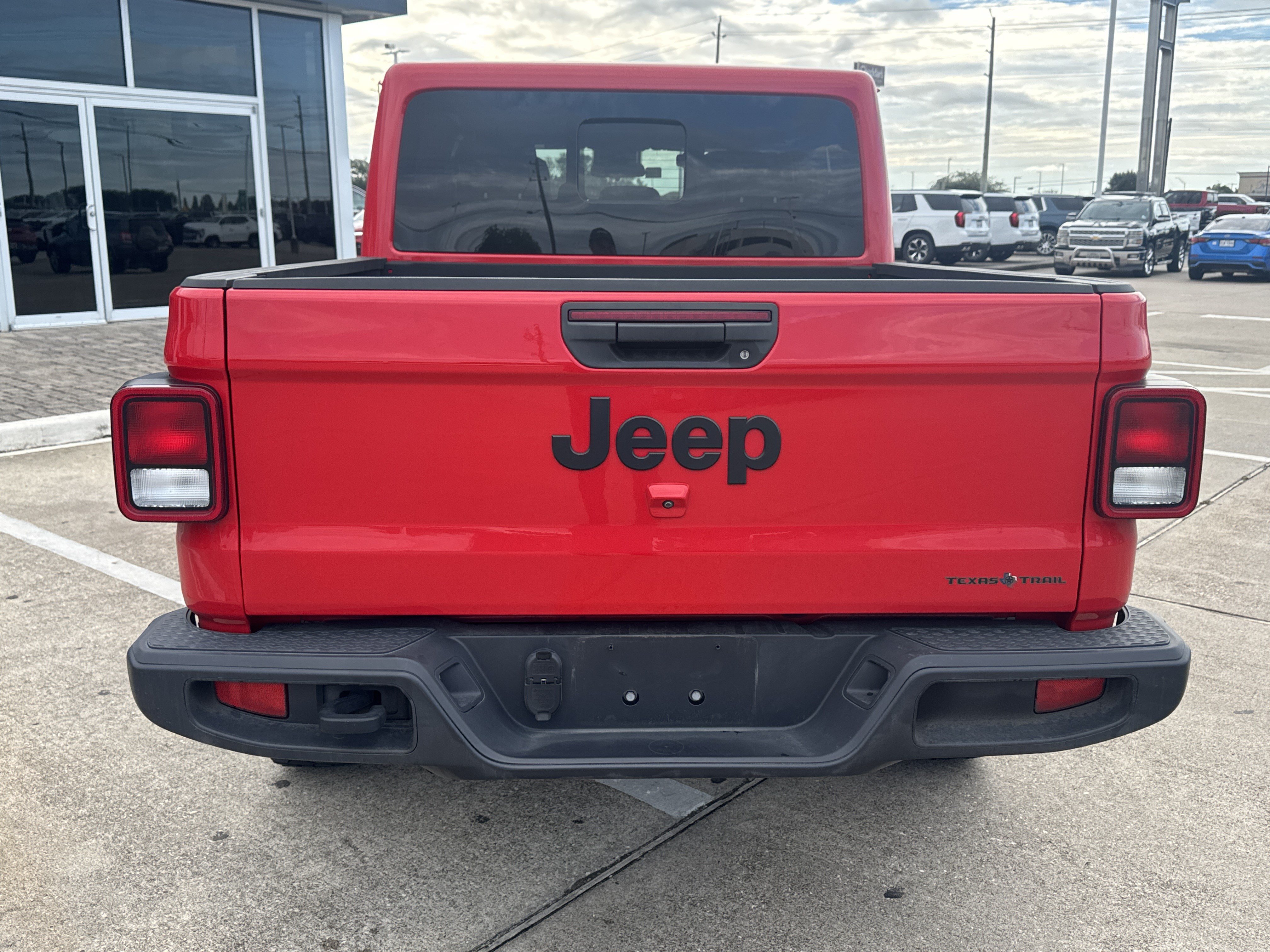 Used 2025 Jeep Gladiator Sport AWD/4WD image 9