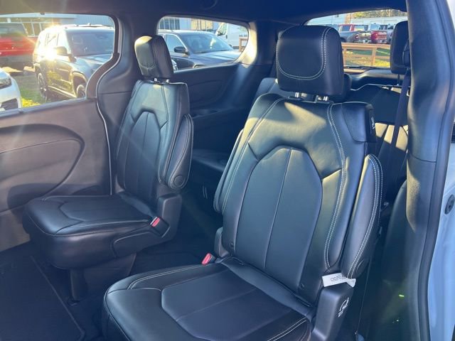 New 2026 Chrysler Pacifica Select w/ S Appearance Package image 19