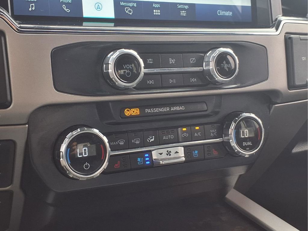 Used 2022 Ford F350 Lariat w/ Chrome Package AWD/4WD image 8