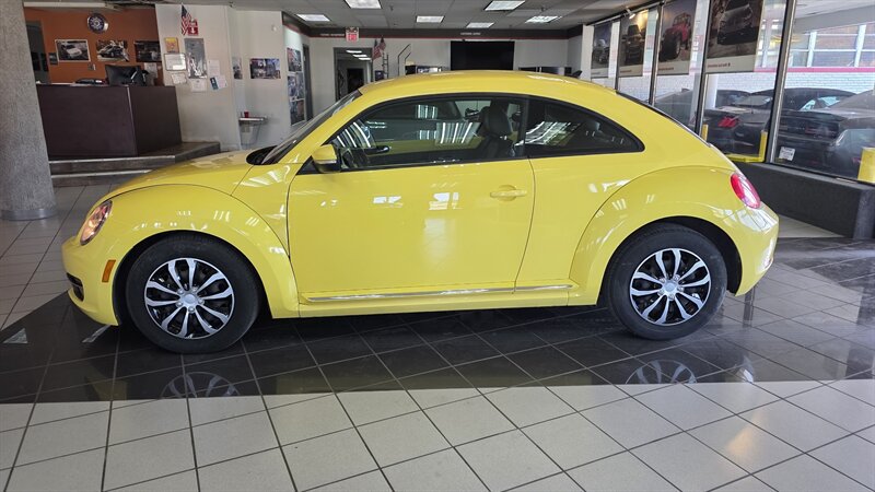 Used 2012 Volkswagen Beetle 2.5 FWD image 2