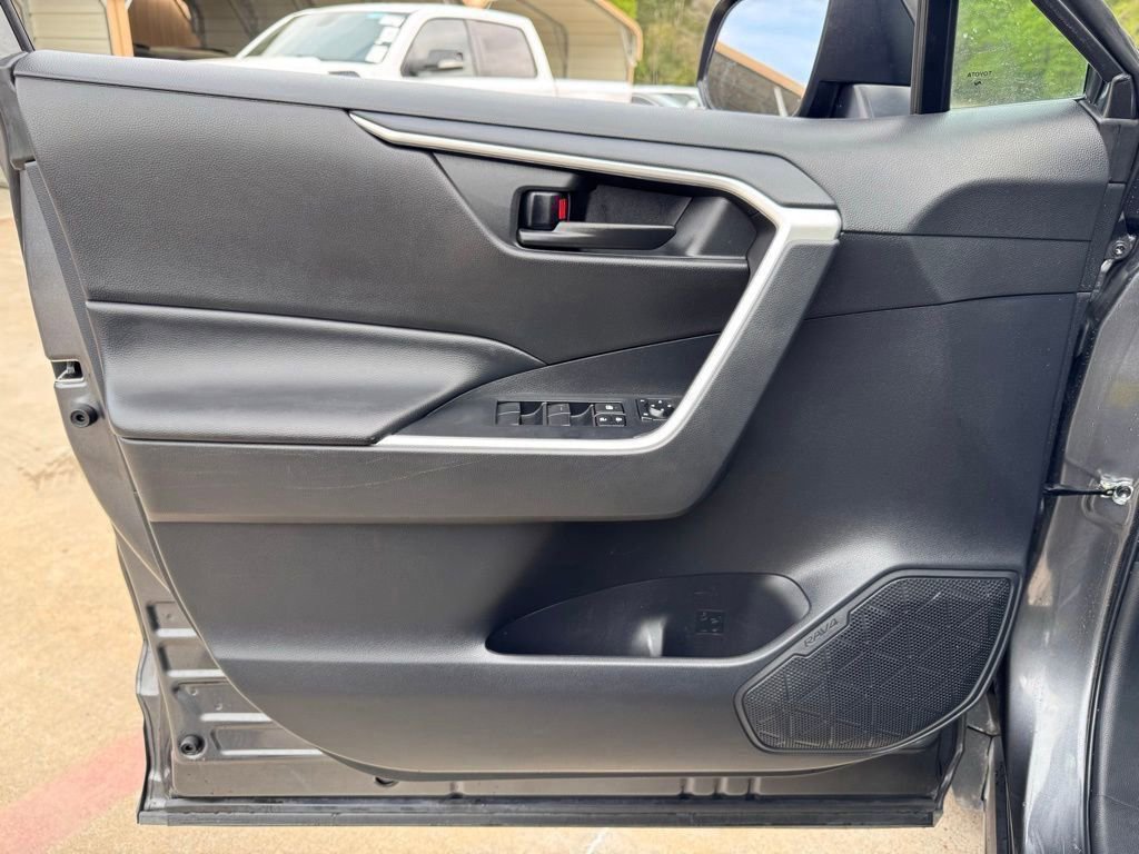 Used 2023 Toyota RAV4 LE image 18