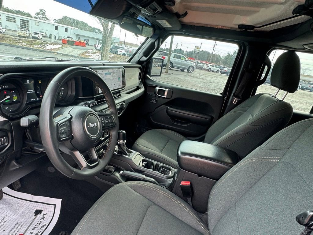 Used 2024 Jeep Wrangler Unlimited w/ Convenience Group image 13