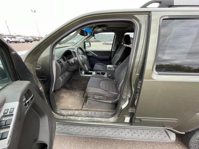 Used 2005 Nissan Pathfinder SE w/ (P01) Se Premium Pkg RWD image 21