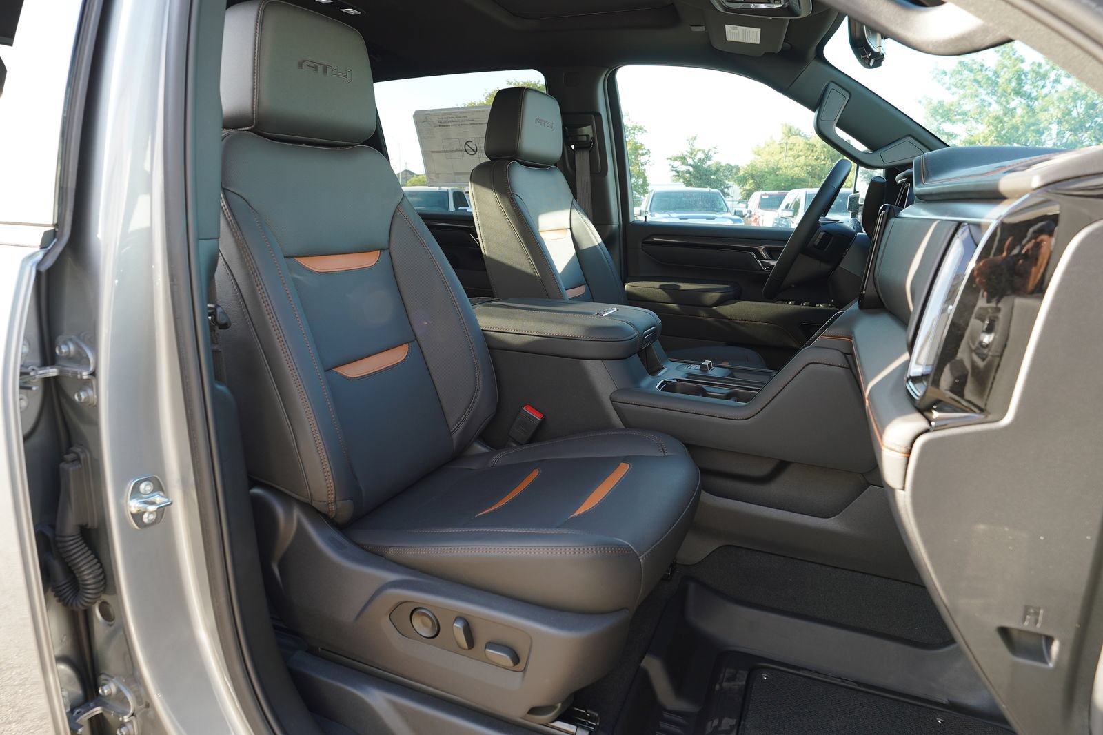 New 2026 GMC Sierra 2500 AT4 w/ AT4 Premium Plus Package AWD/4WD image 25