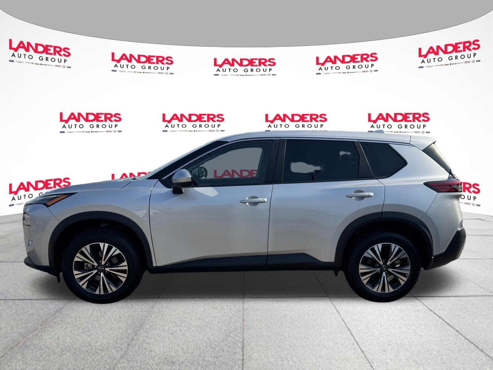 Used 2023 Nissan Rogue SV image 6