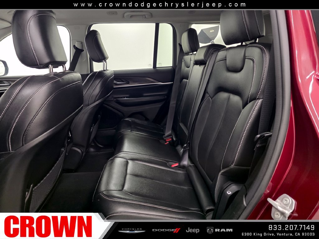 Certified 2024 Jeep Grand Cherokee Limited w/ Black Appearance Package RWD image 17