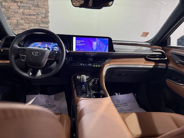 Used 2025 Toyota Crown Signia AWD/4WD image 29