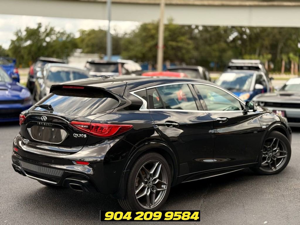 Used 2017 INFINITI QX30 Sport w/ Sport Leather Package FWD image 7
