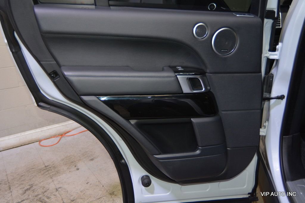 Used 2016 Land Rover Range Rover HSE image 9