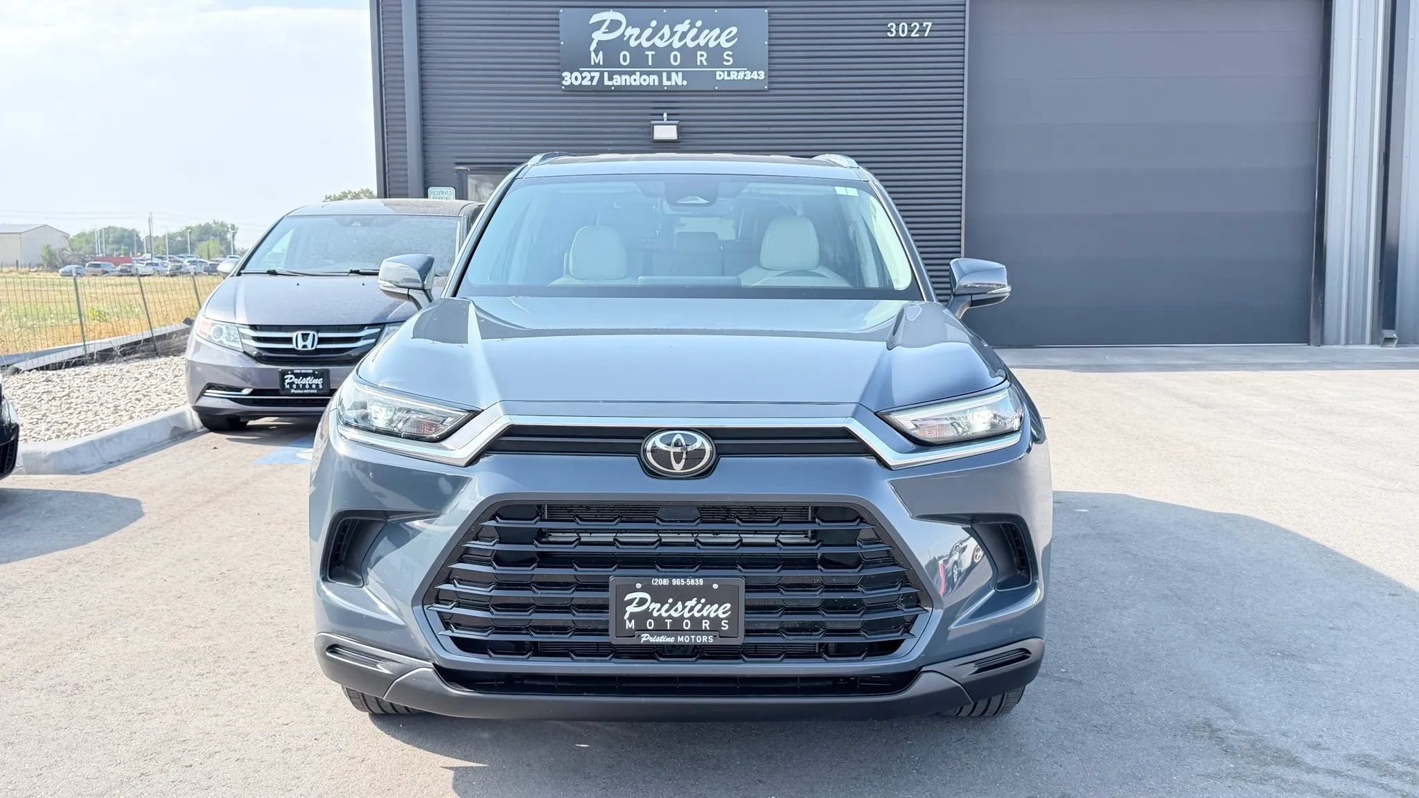 Used 2025 Toyota Grand Highlander AWD Hybrid image 3