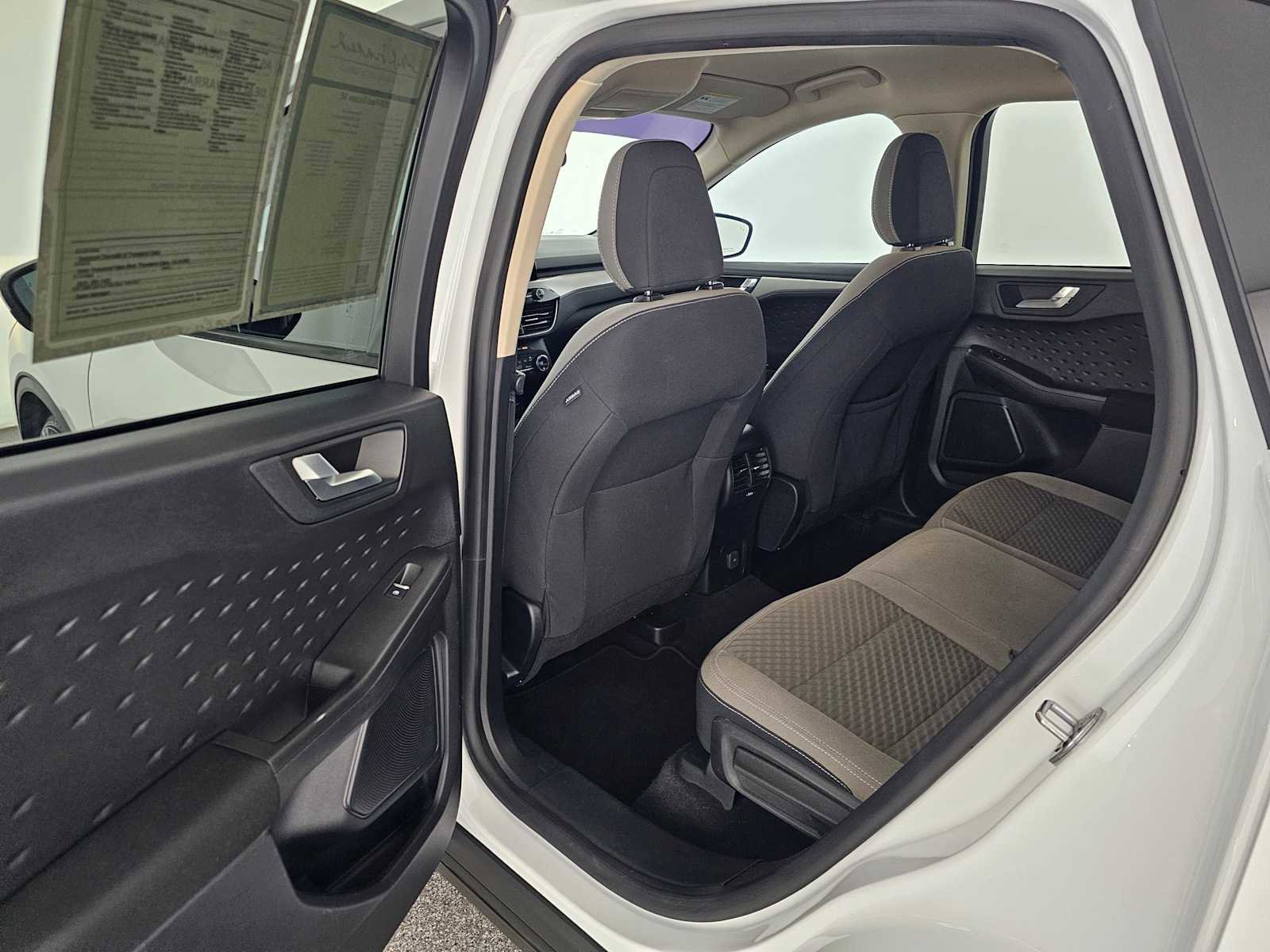 Used 2020 Ford Escape SE image 15