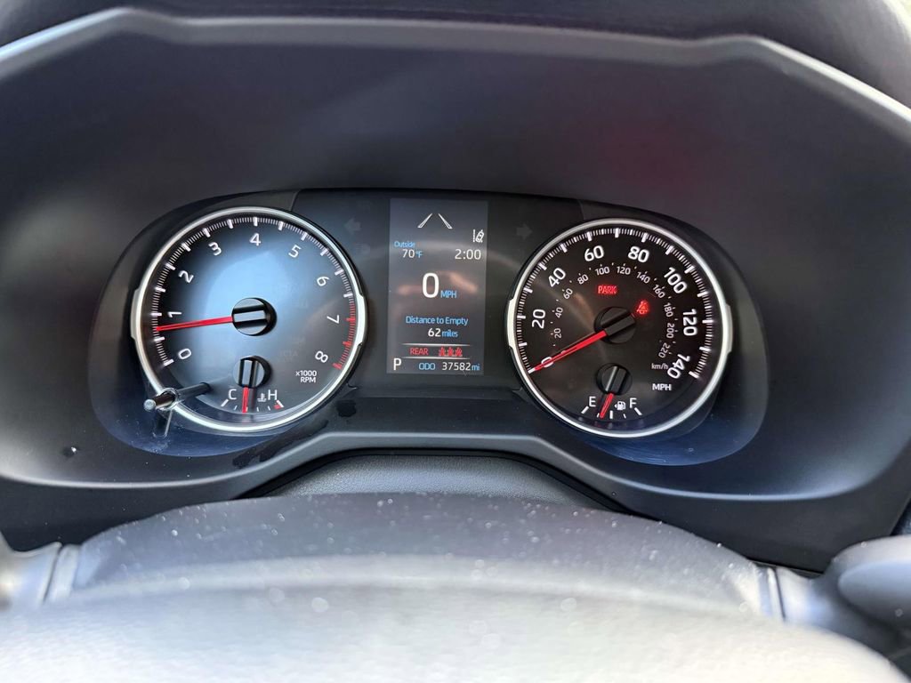 Used 2021 Toyota RAV4 LE image 27