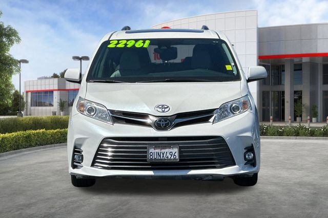 Used 2018 Toyota Sienna XLE FWD image 10