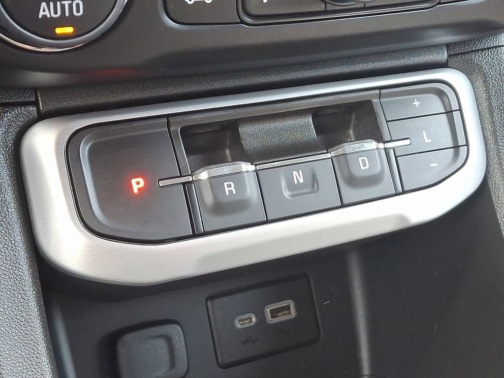 Used 2023 GMC Acadia SLE image 15