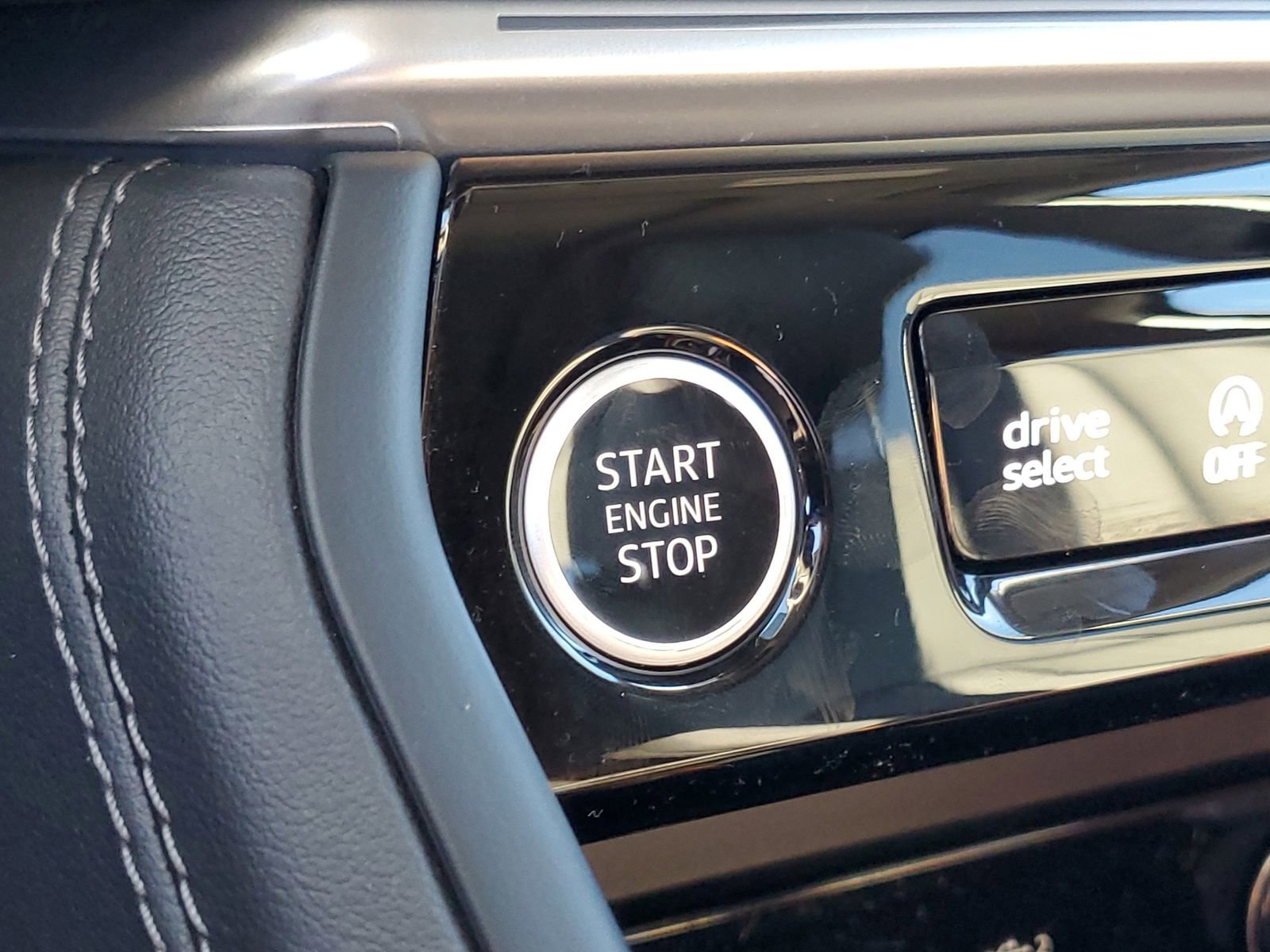 Used 2025 Audi Q5 Premium w/ Convenience Package image 32