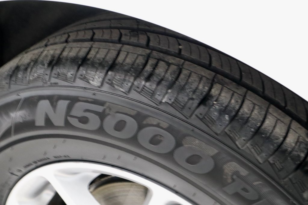 Used 2023 Chrysler Pacifica Touring-L image 21