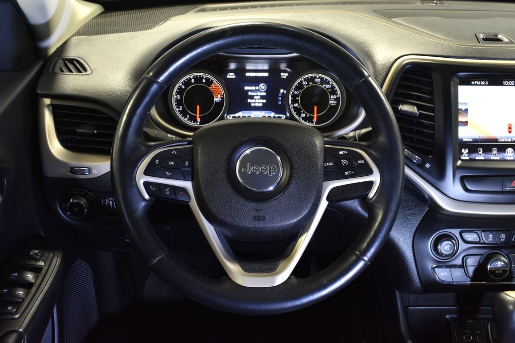 Used 2016 Jeep Cherokee Limited image 19