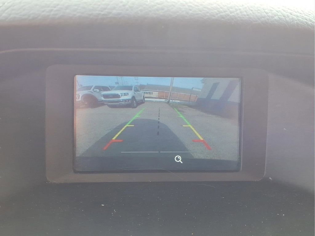 Used 2015 Ford Focus SE w/ SE Sport Package image 9