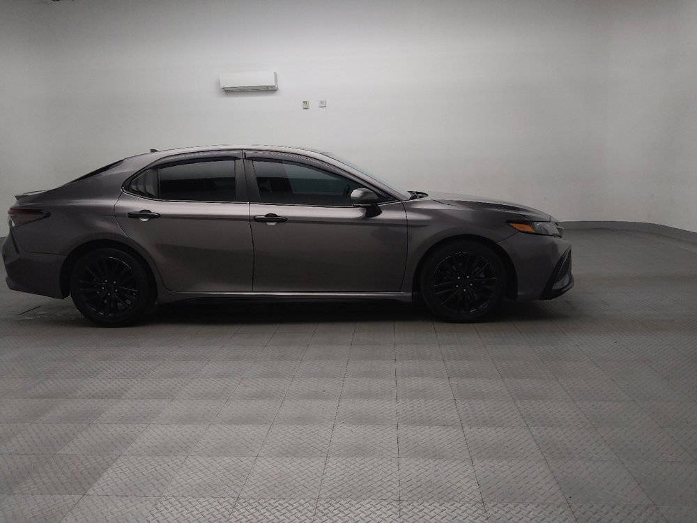 Used 2022 Toyota Camry SE FWD image 11