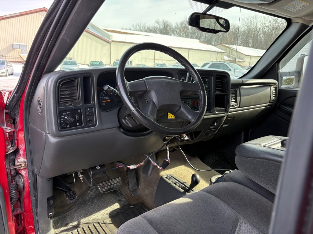 Used 2005 Chevrolet Silverado 2500 LS image 13