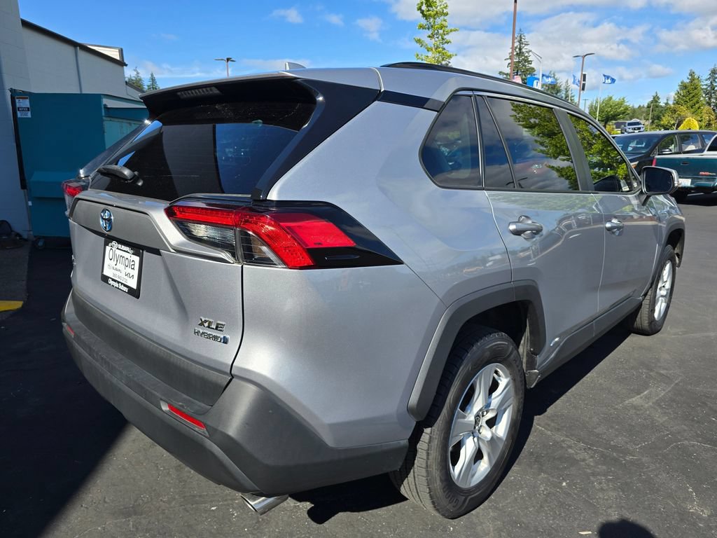 Used 2021 Toyota RAV4 XLE AWD/4WD image 4
