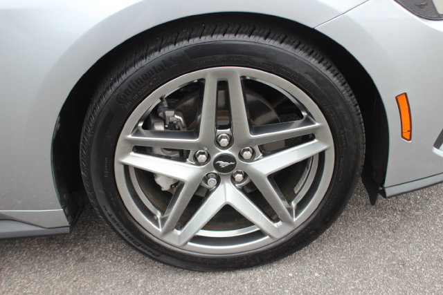 Used 2024 Ford Mustang Coupe RWD image 29